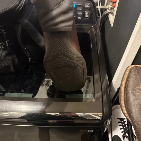 Ariat boots - Picture 2 of 3